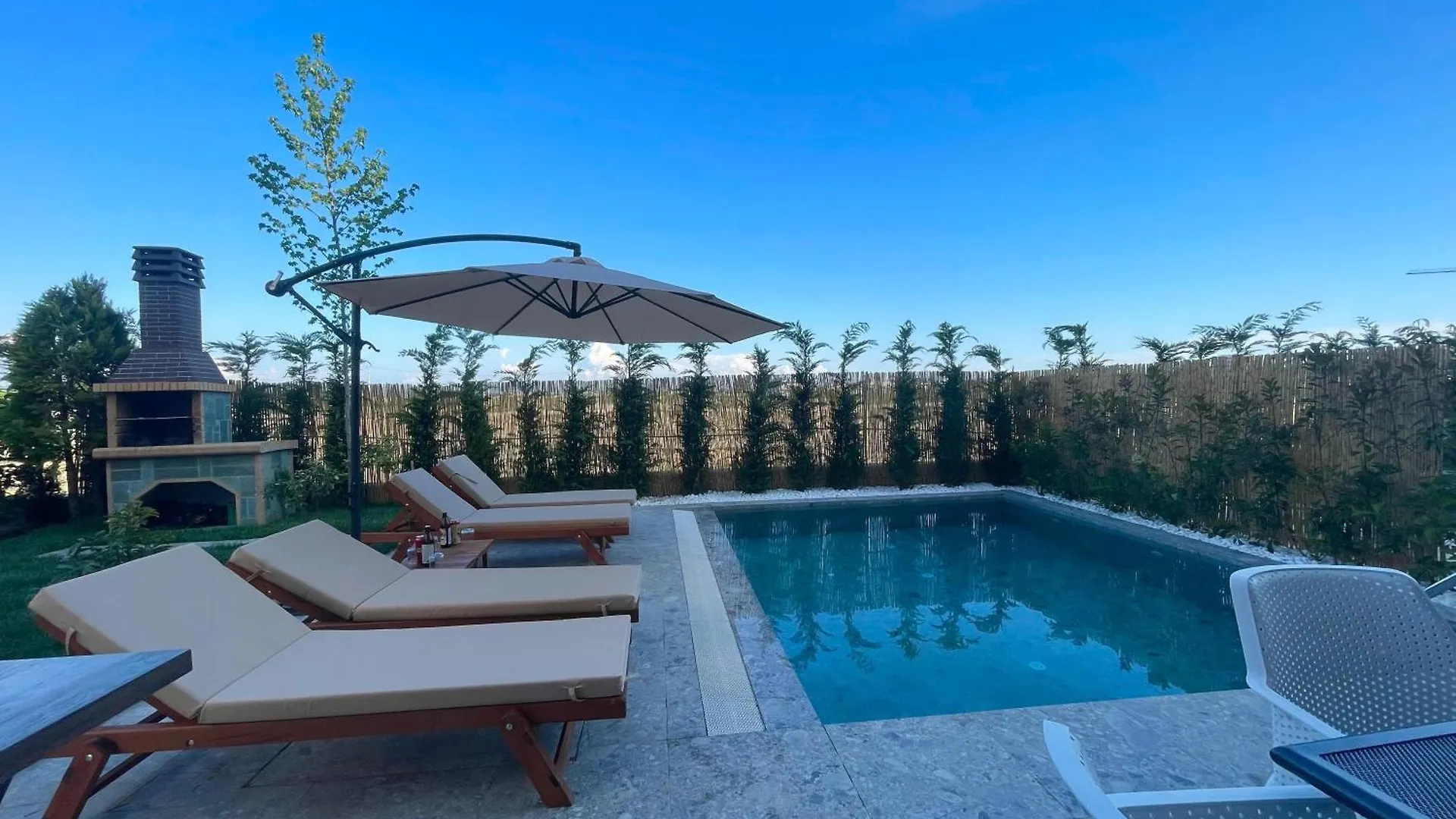 Pearl Pool Luxury Villa Golem