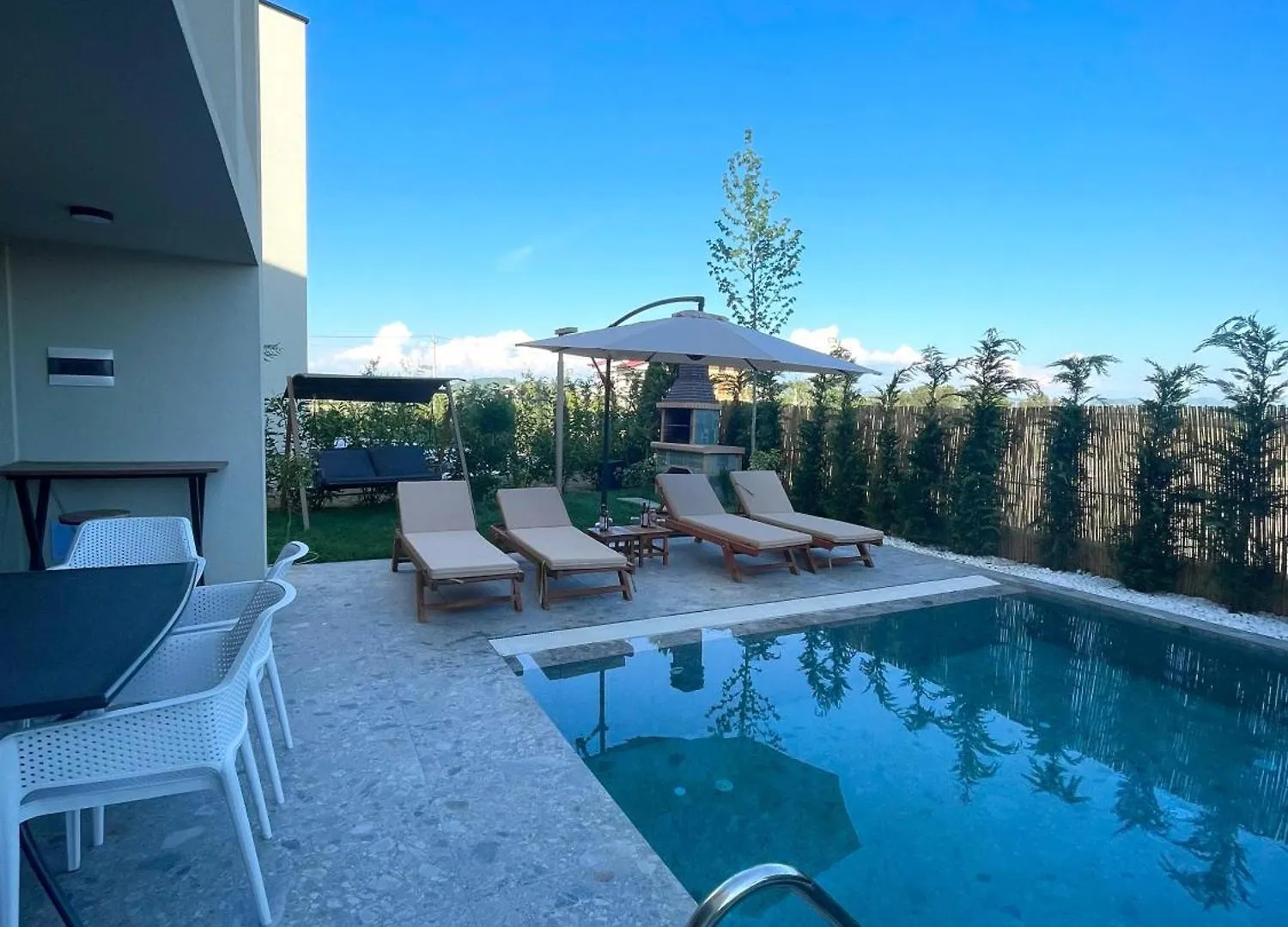 Pearl Pool Luxury Villa Golem  0*, Golem (Tirana)