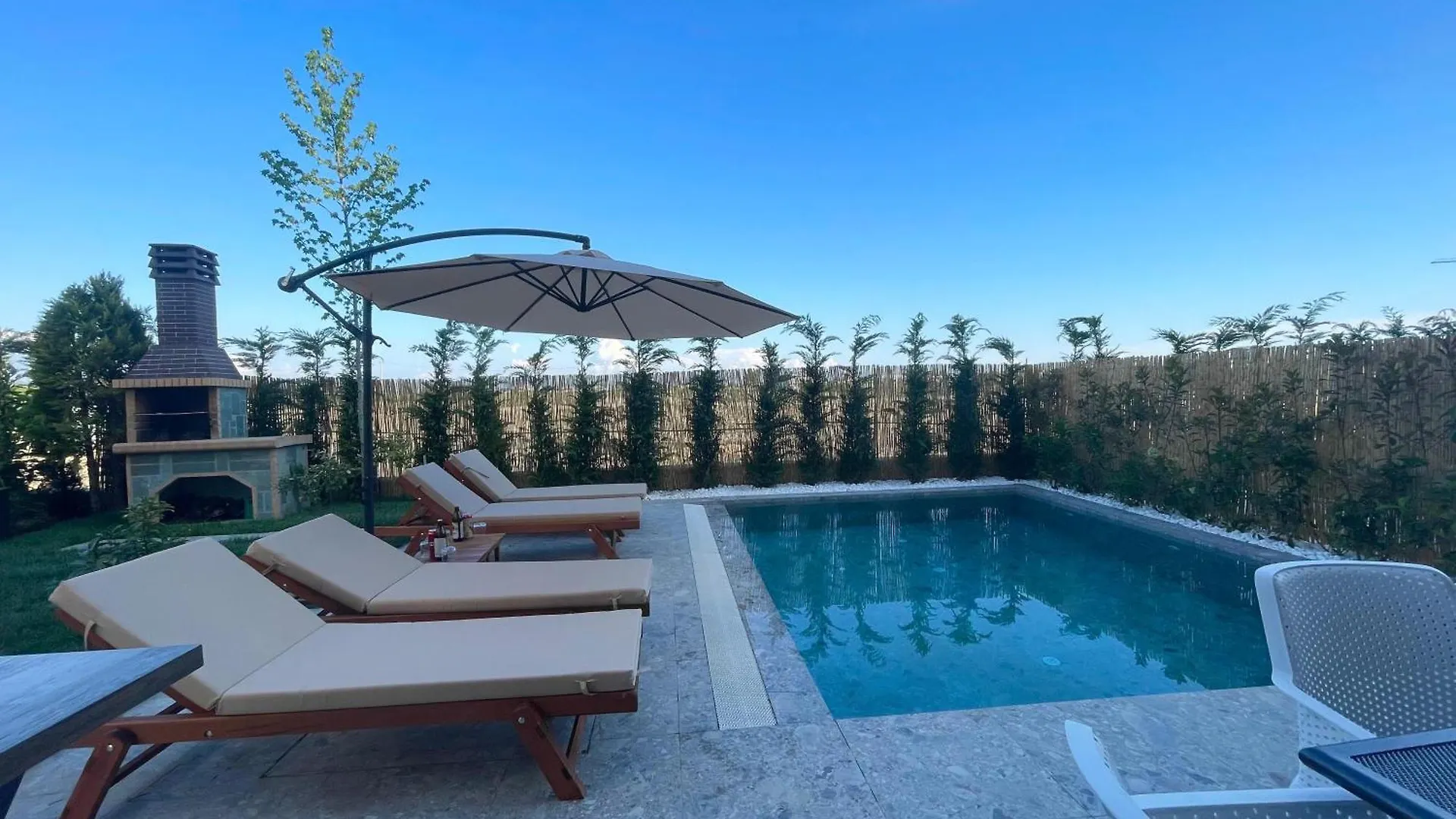 Pearl Pool Luxury Villa Golem  Albania