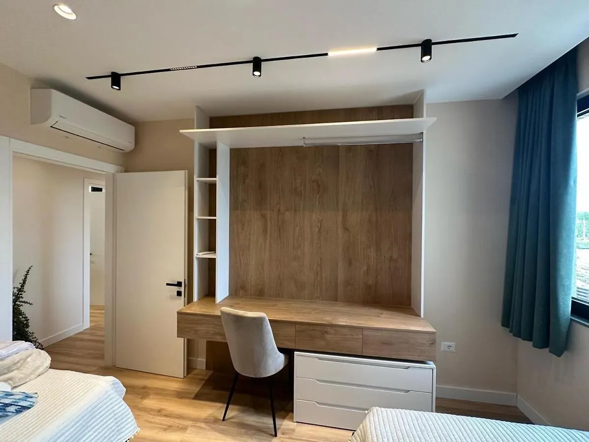 Pearl Pool Luxury Villa Golem  0*, Golem (Tirana)